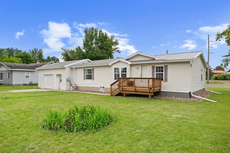 713 Center St, Chetek, WI 54728