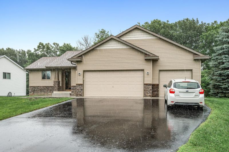 600 Nelson Ln, Center City, MN 55012
