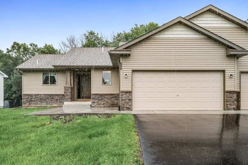 600 Nelson Ln, Center City, MN 55012