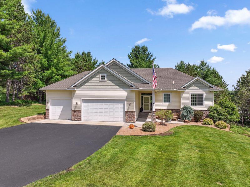 13725 Maxwell Rd, Chisago City, MN 55013