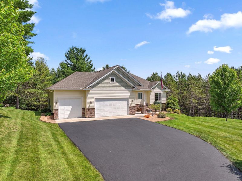 13725 Maxwell Rd, Chisago City, MN 55013