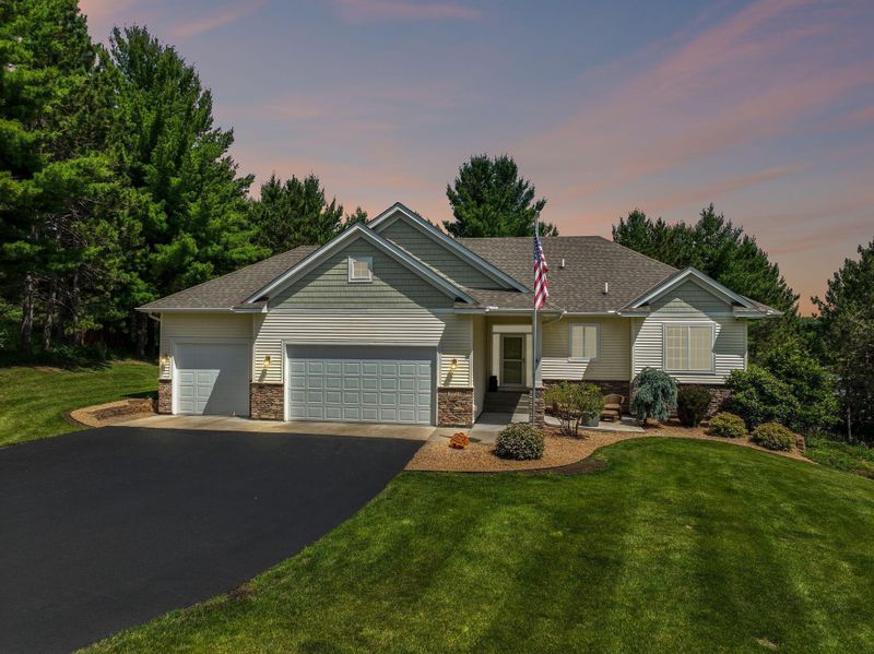 13725 Maxwell Rd, Chisago City, MN 55013