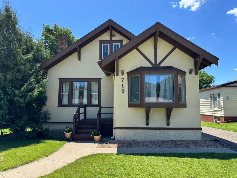 719 W Lincoln Ave, Fergus Falls, MN 56537