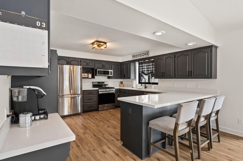 105 Park Ln S, Hopkins, MN 55305