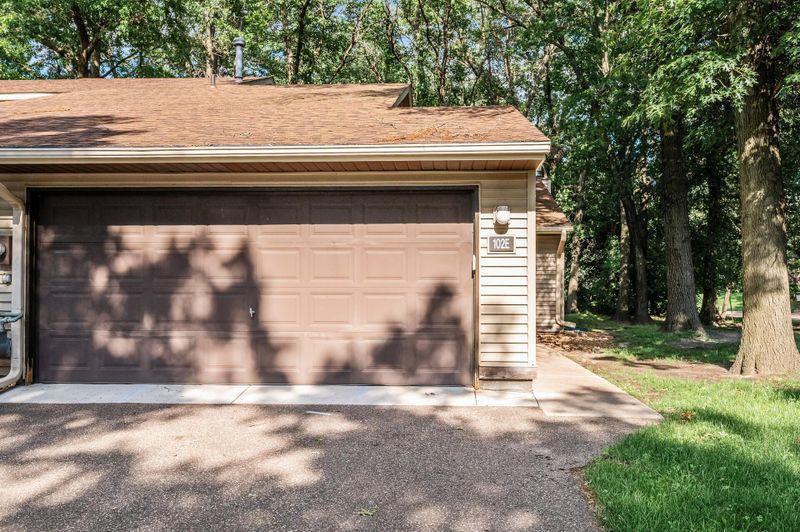 102 South Dr #E, Circle Pines, MN 55014