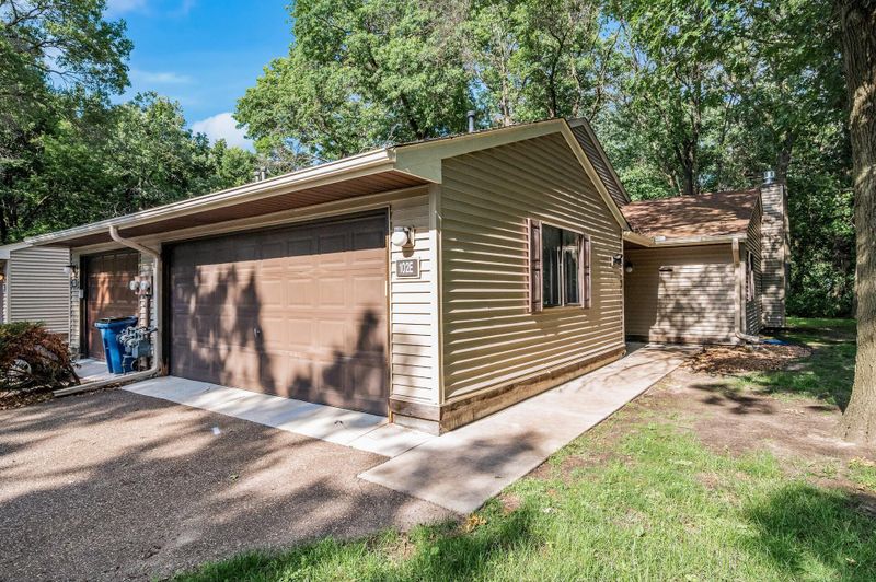 102 South Dr #E, Circle Pines, MN 55014