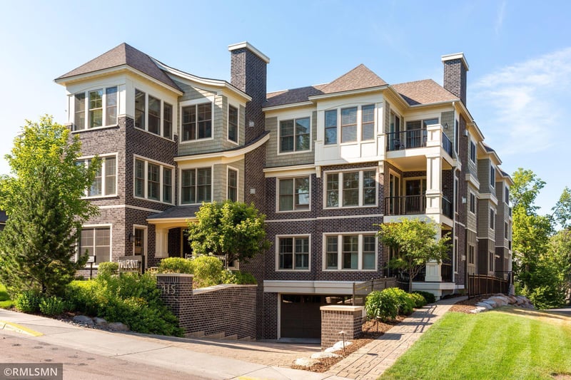 415 Indian Mound St #103, Wayzata, MN 55391