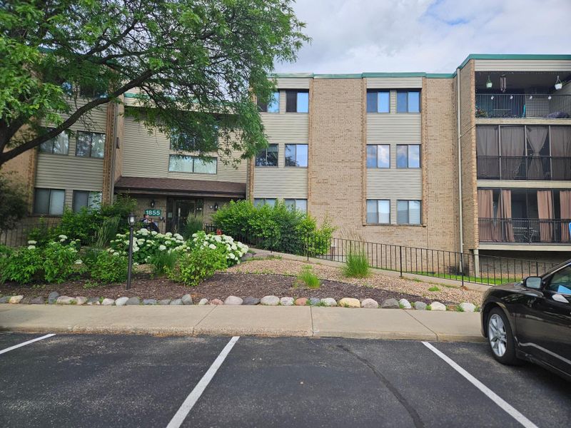 1855 Silver Bell Rd #301, Eagan, MN 55122