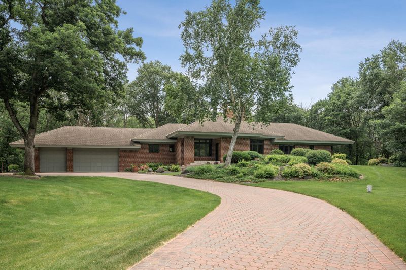 64 Apple Orchard Rd, Dellwood, MN 55110