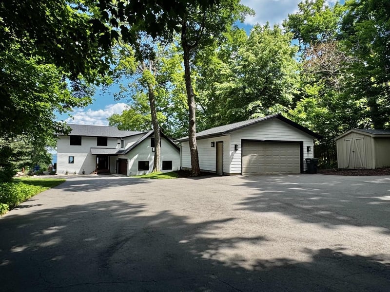 8766 Interlachen Rd, Nisswa, MN 56468
