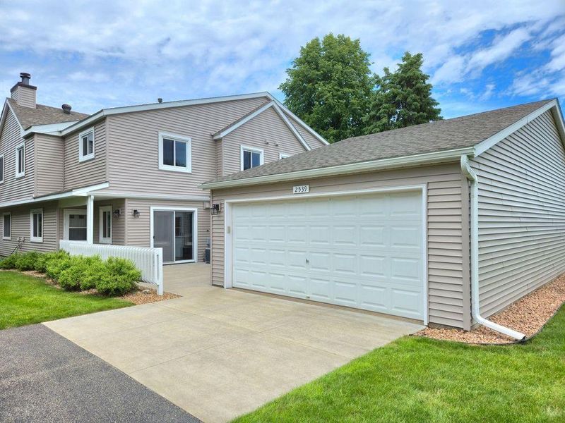 2539 Wimbledon Pl, Woodbury, MN 55125