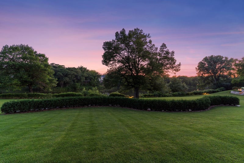5212 Dundee Rd, Edina, MN 55436