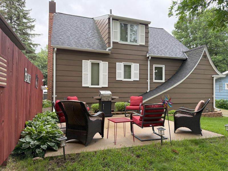 688 Miller Ave, Windom, MN 56101