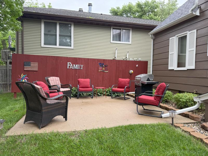 688 Miller Ave, Windom, MN 56101