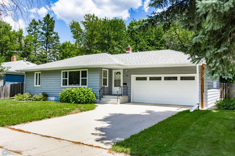 420 17th St S, Moorhead, MN 56560