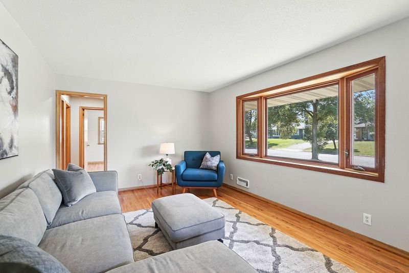 11439 N Heights Dr NW, Coon Rapids, MN 55433