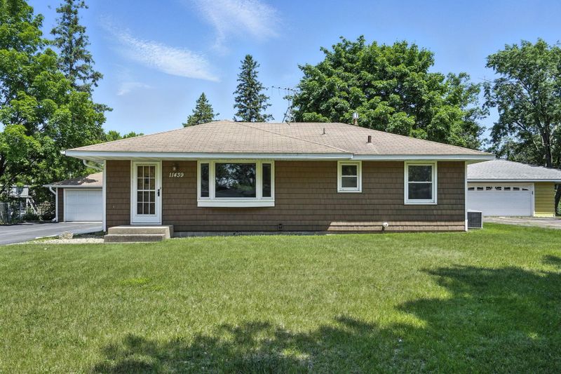 11439 N Heights Dr NW, Coon Rapids, MN 55433