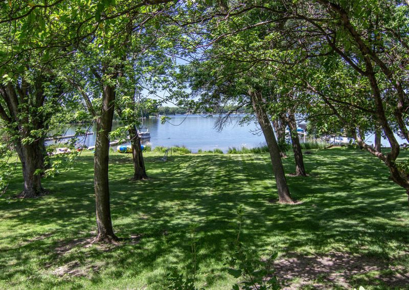 3135 Woodbridge St, Shoreview, MN 55126