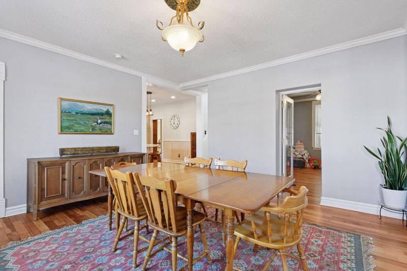 8565 Alisa Ct, Chanhassen, MN 55317