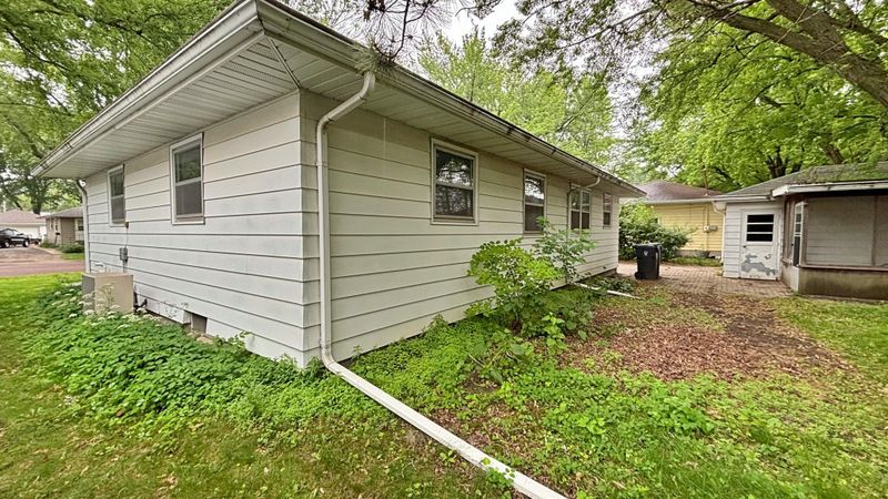 122 N Plainview Ave, Mankato, MN 56001