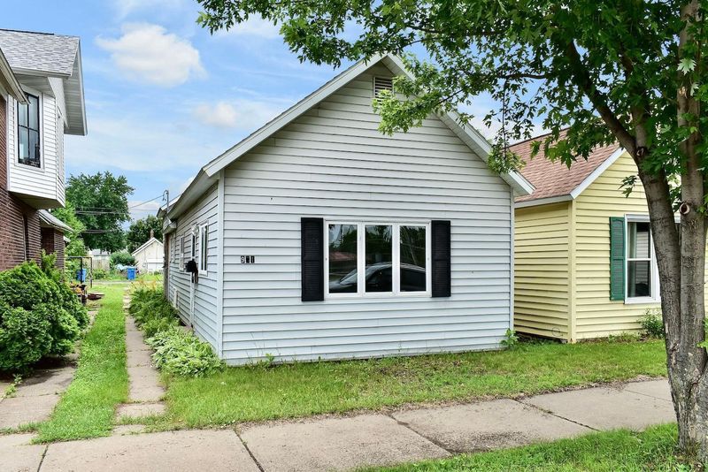 971 E 8th St, Winona, MN 55987