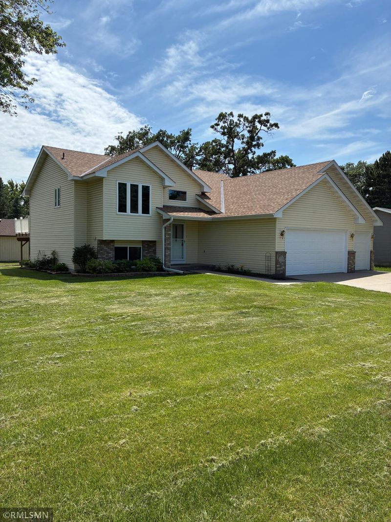 101 Hillside St, Big Lake, MN 55309