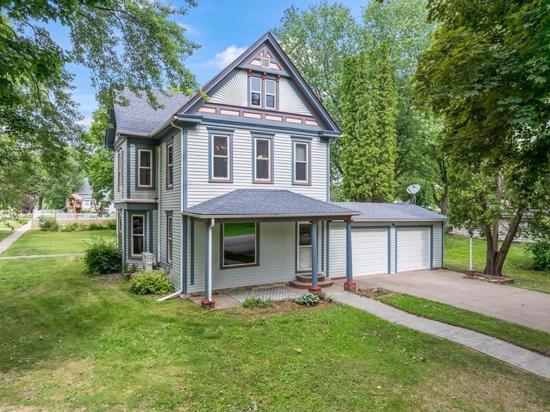 202 Cedar St, Pepin, WI 54759