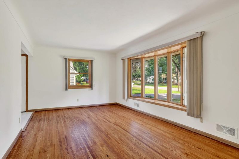 3791 Saint Regis Dr, White Bear Lake, MN 55110