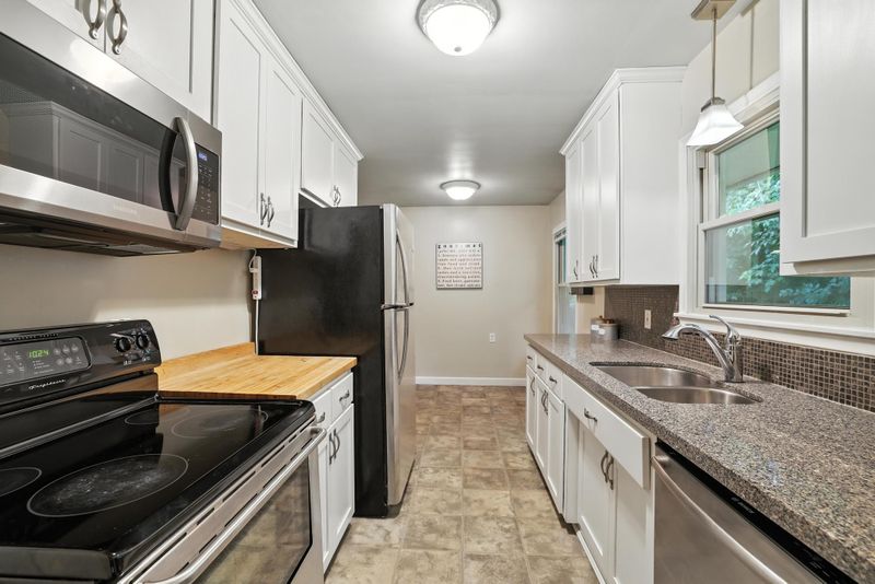 3890 Van Dyke St, White Bear Lake, MN 55110