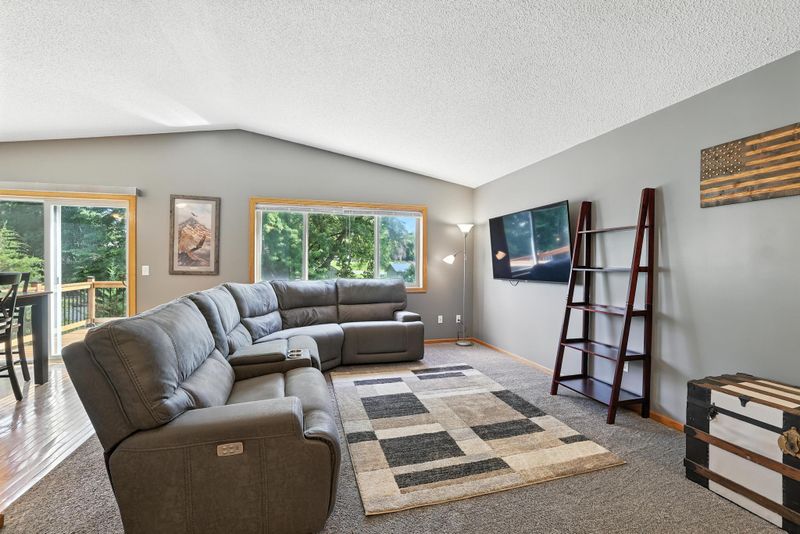 401 E Beaver St, Belle Plaine, MN 56011