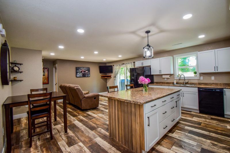 850 E Blueberry River Dr, Menahga, MN 56464