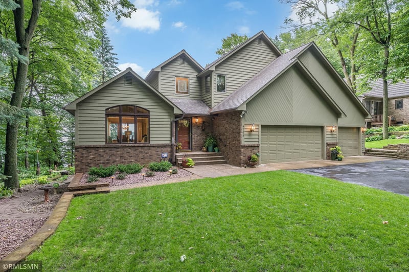 4208 Fairview Ln, Madison Lake, MN 56063