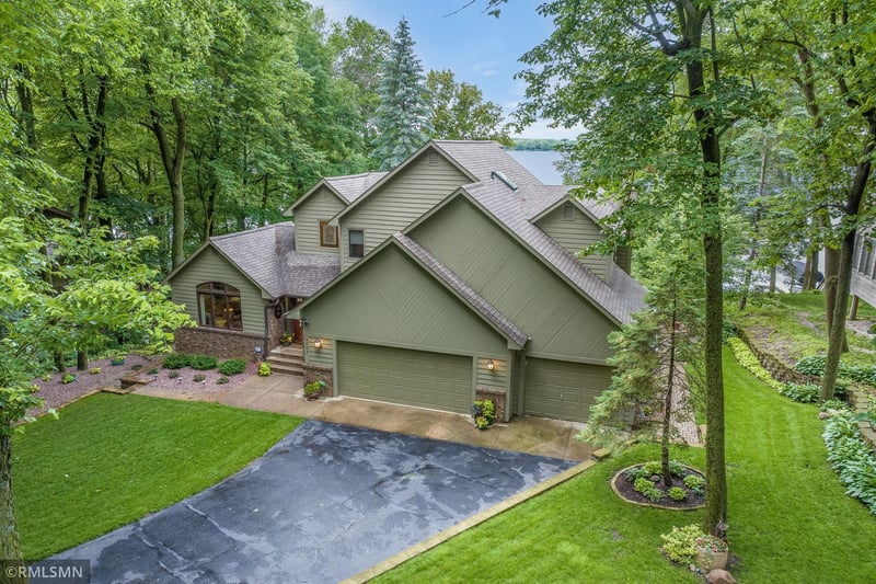 4208 Fairview Ln, Madison Lake, MN 56063