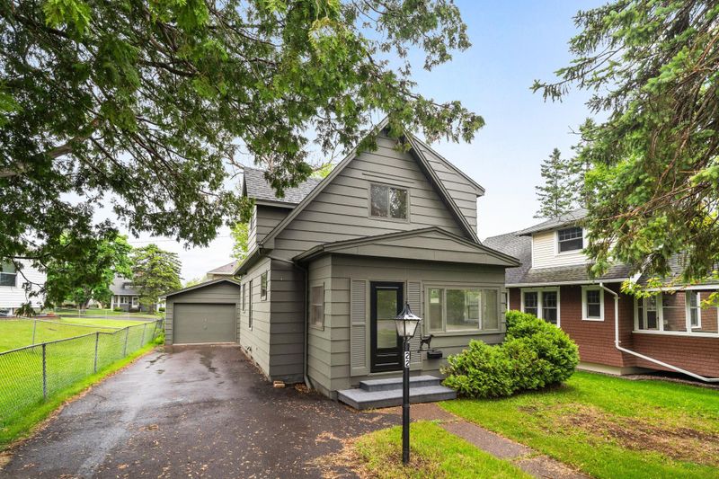 22 S 54th Ave E, Duluth, MN 55804