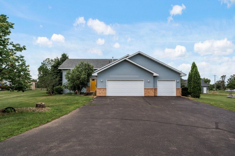 N8203 940th St, River Falls, WI 54022