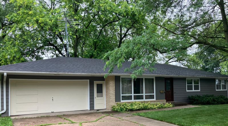 1927 Twin Bluff Rd, Red Wing, MN 55066