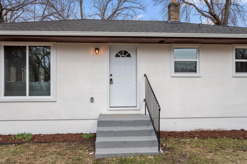 761 Labore Rd, Little Canada, MN 55117