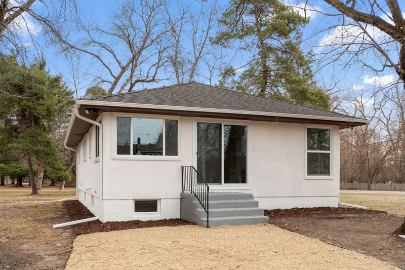 761 Labore Rd, Little Canada, MN 55117