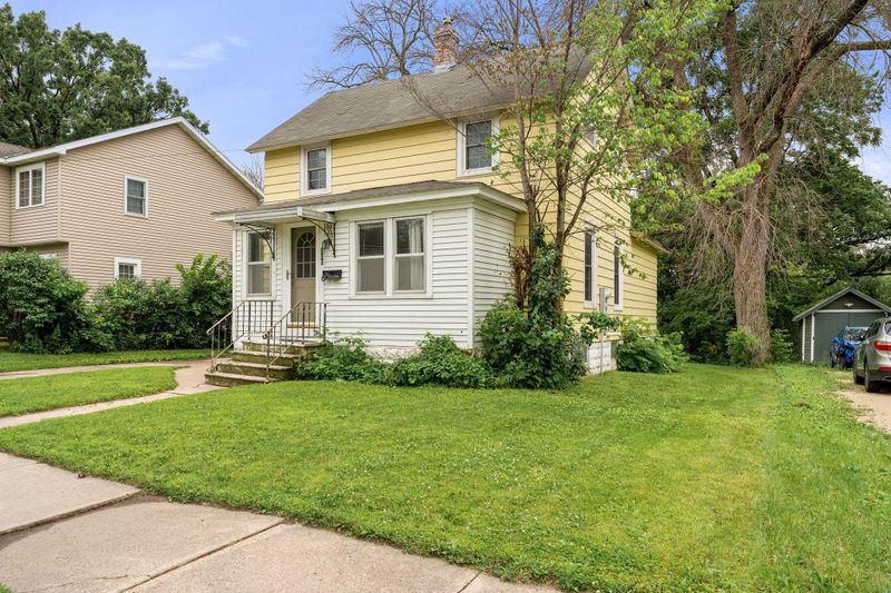208 12th St SE, Austin, MN 55912