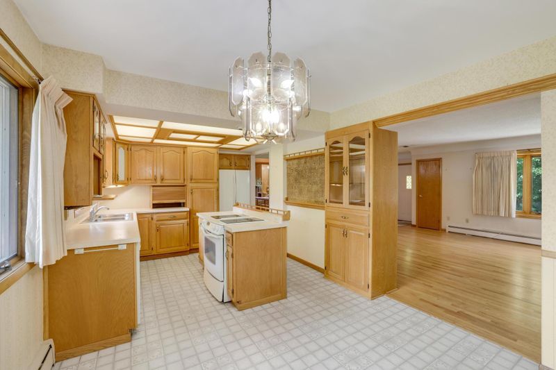 545 4th St W, Hastings, MN 55033