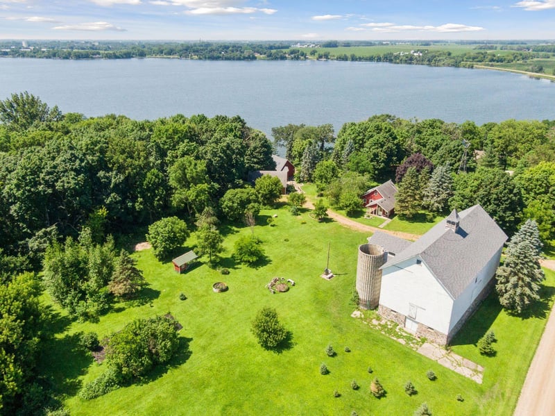 8847 47th St SW, Howard Lake, MN 55349