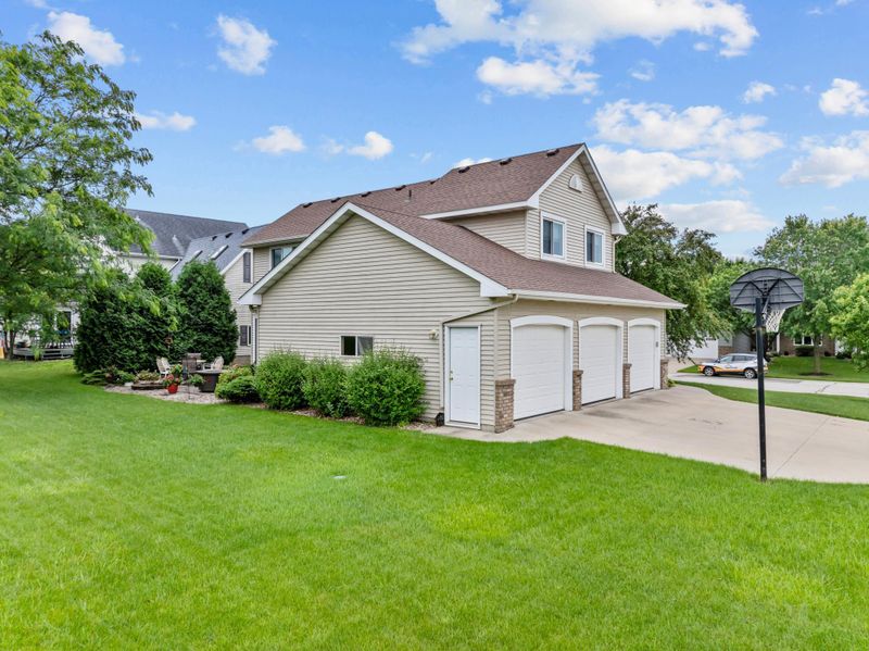 330 11th St NW, Byron, MN 55920