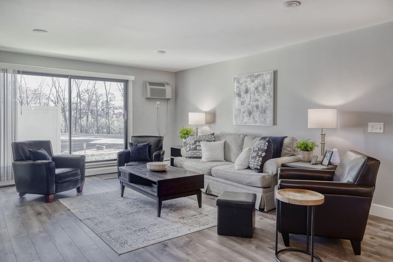 10501 Cedar Lake Rd #217, Hopkins, MN 55305