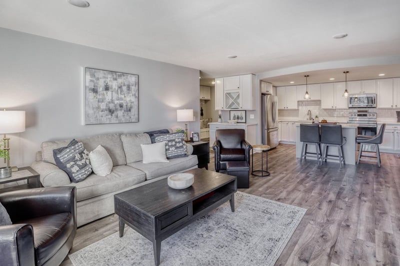 10501 Cedar Lake Rd #217, Hopkins, MN 55305