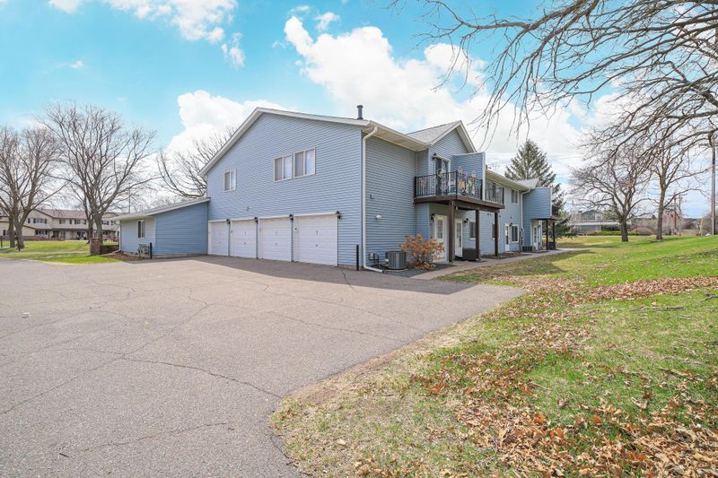 83 96th Ln NE, Blaine, MN 55434