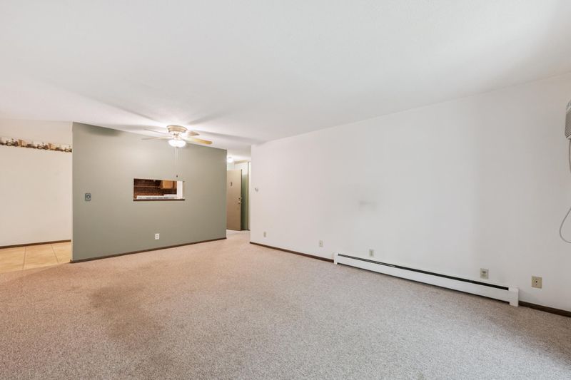 135 Viking Dr E #206, Little Canada, MN 55117