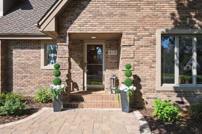 815 Alvarado Ln N, Plymouth, MN 55447