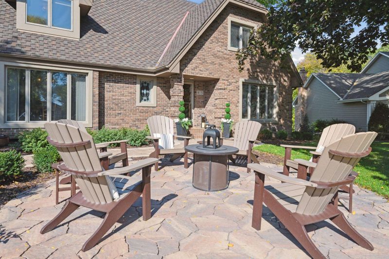 815 Alvarado Ln N, Plymouth, MN 55447