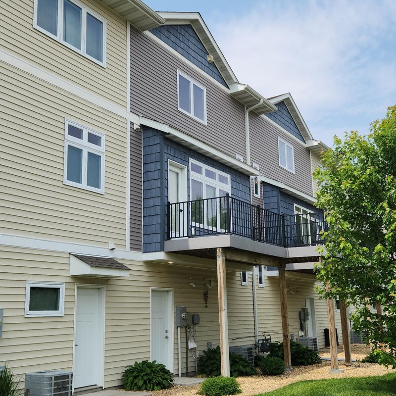 2238 Rolling Green Trl, North Mankato, MN 56003