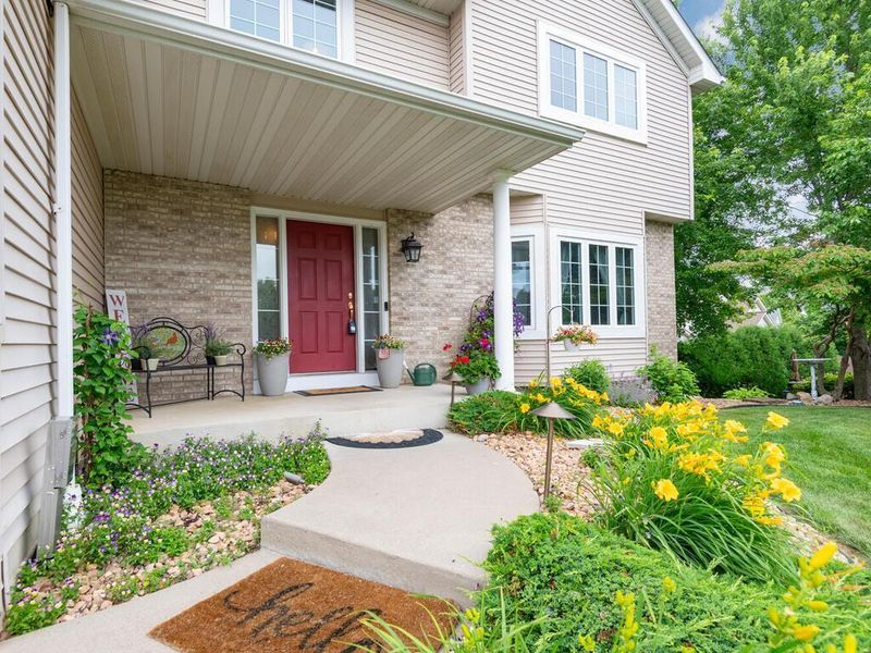 1632 Seashell Ln, Waconia, MN 55387